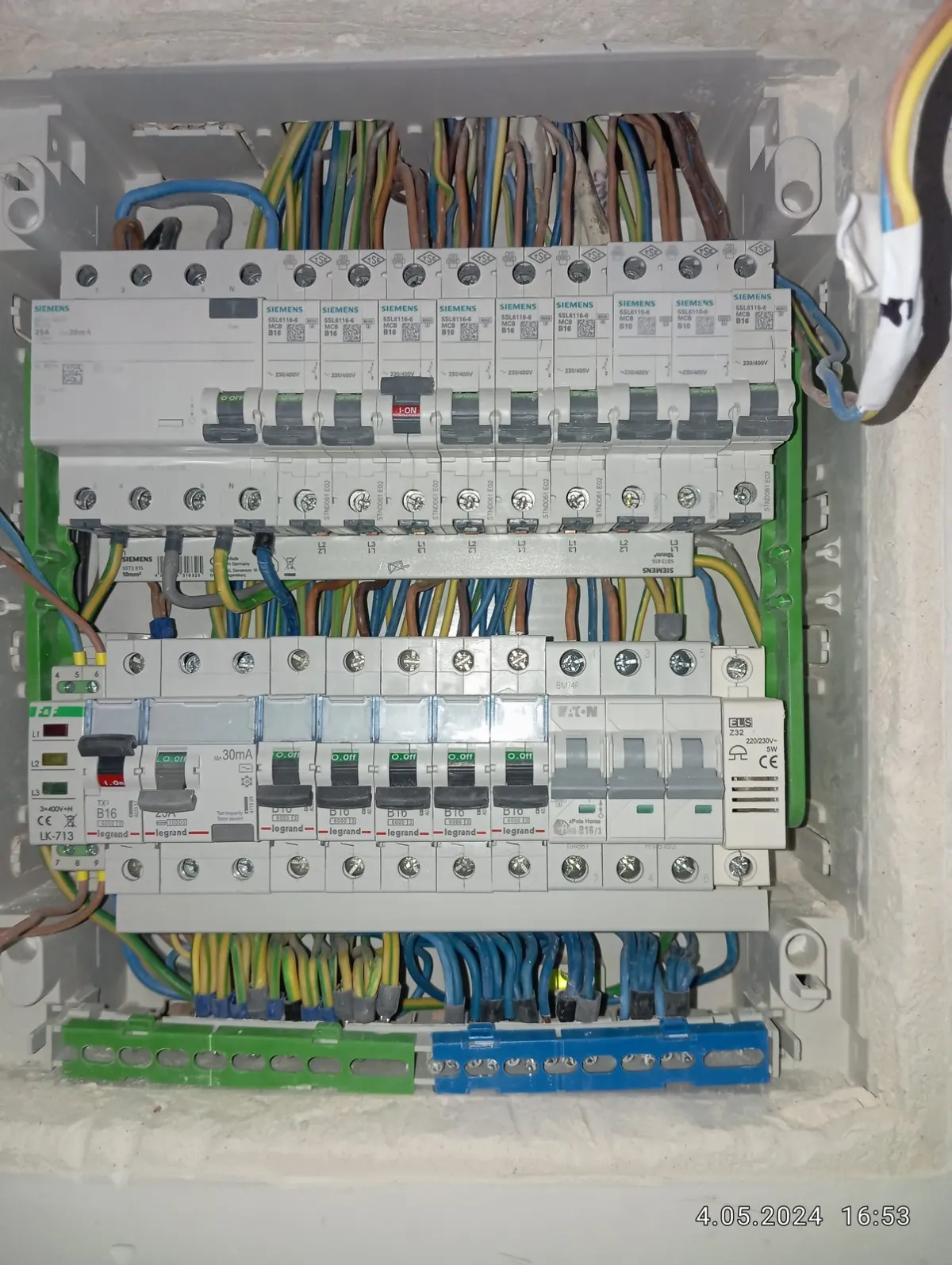Rozdzielnica elektryczna po wykonaniu prac
