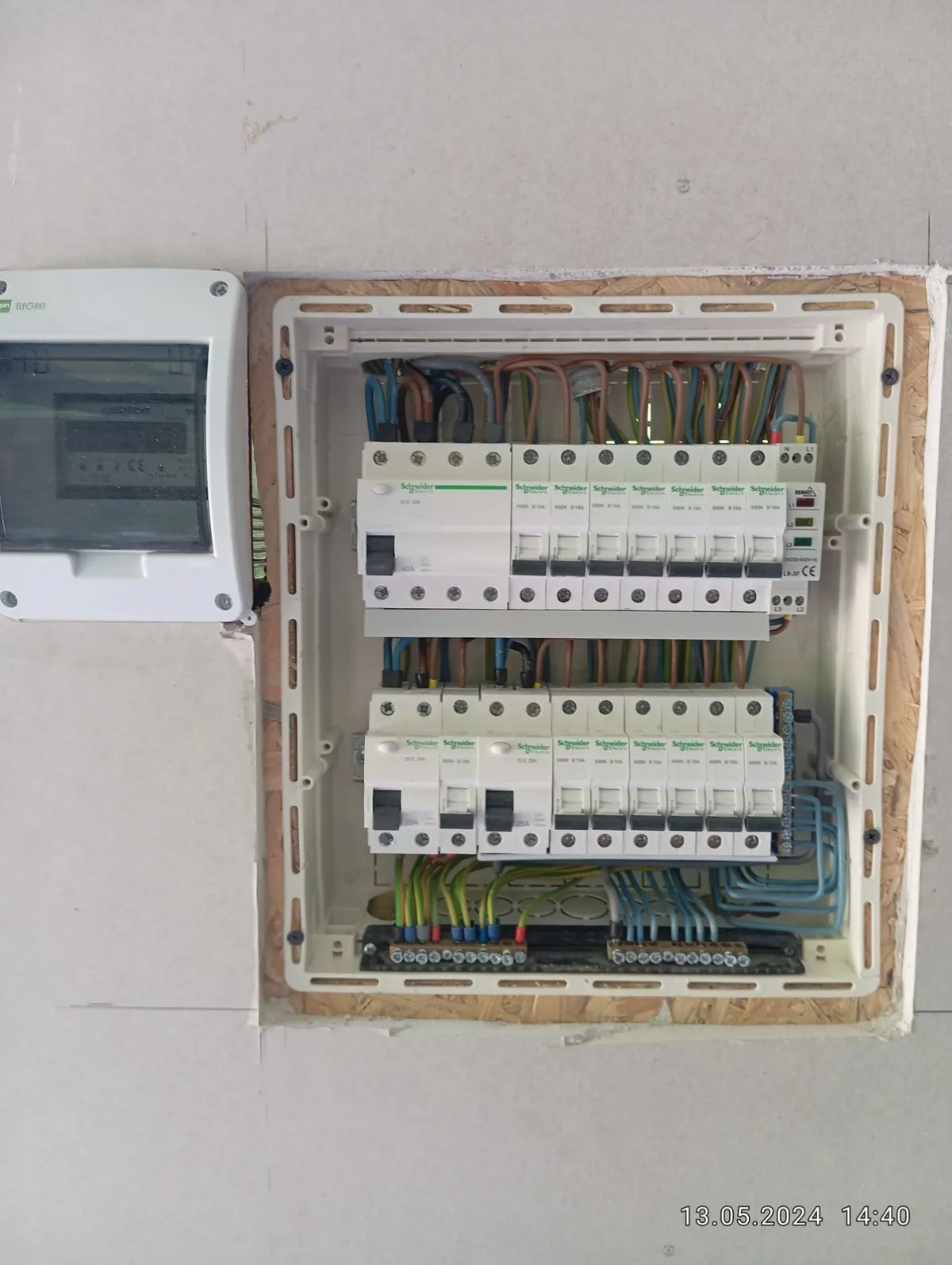 Rozdzielnica elektryczna po wykonaniu prac